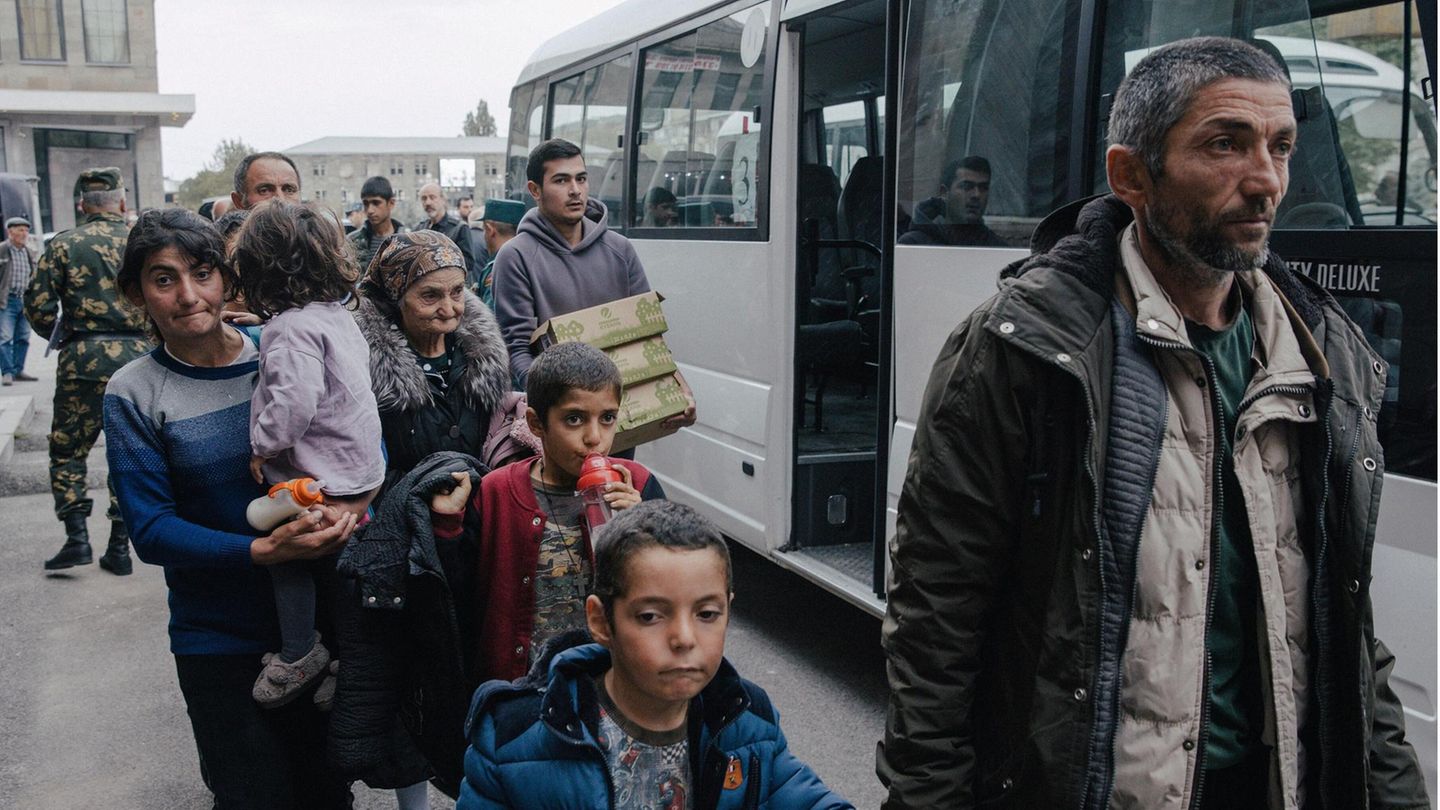 Nagorno-Karabakh: What do people experience when they want to cross the border?