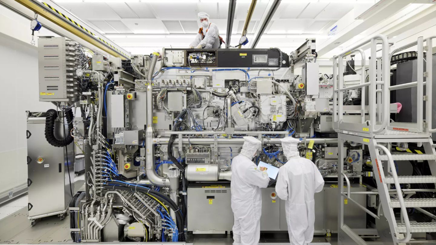 Die Belichter von ASML beherrschen den Markt. Chinesische Wissenschaftler wollen eine eigene, ganz andere Technik entwickeln, um Chips zu belichten.