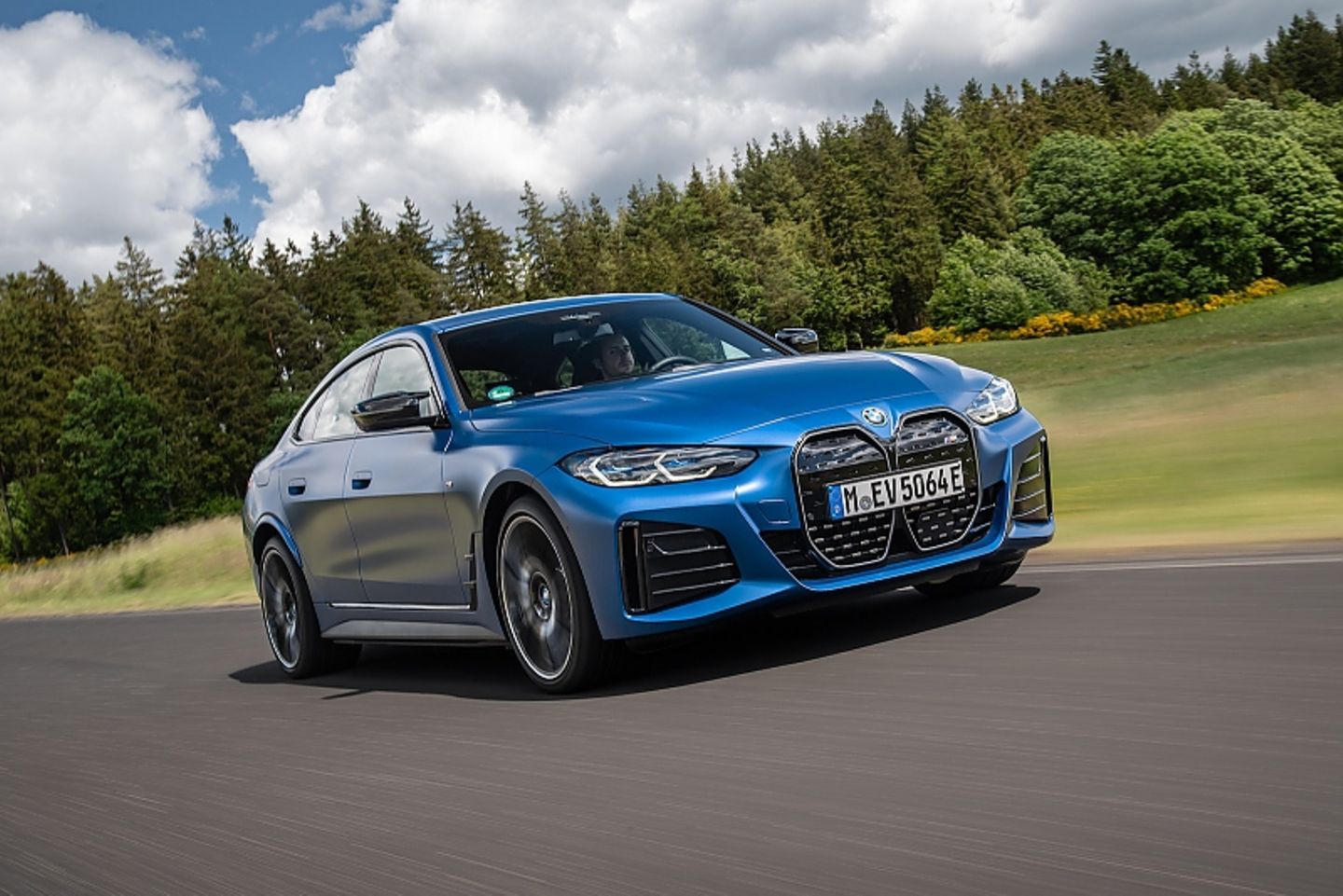 BMW_i4_M50-2.jpg