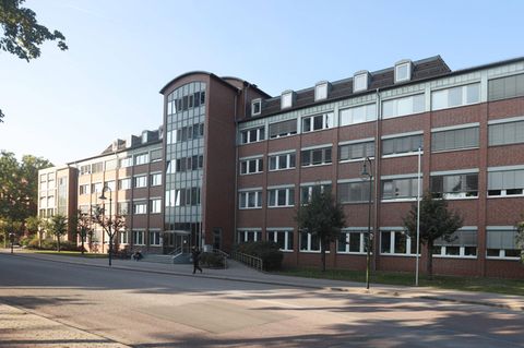 Das Gebäude des Landgerichtes in Dessau-Roßlau von außen