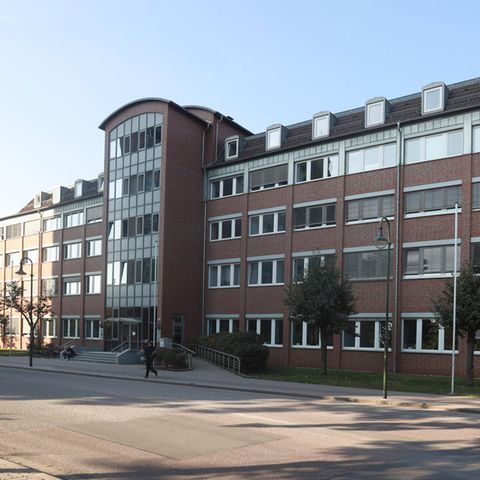 Das Gebäude des Landgerichtes in Dessau-Roßlau von außen