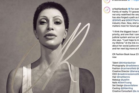 Kim Kardashian mit kurzen Haaren