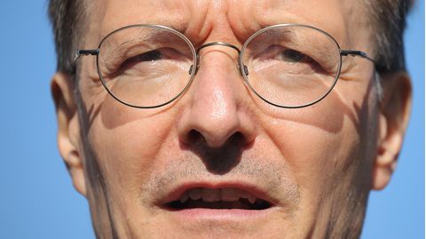 Gesundheitsminister Karl Lauterbach kommt nicht persönlich zum Branchentreffen der Apotheken, er hält eine per Internet zugeschaltete Rede.