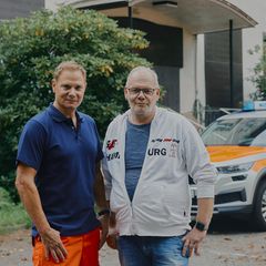 Sani for Set bei den Dreharbeiten von Notruf Hafenkante – Fabian Harloff und Notfallsanitäter Dirk Dautzenberg