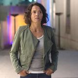 Die Emanzipierte:  Lena Odenthal (Ulrike Folkerts) trat in ihrer ersten Folge noch sehr fraulich auf - sogar mit Rock. Erst später fand sie zu ihrer typisch burschikosen Art, die sie bis heute prägt. Sie ist eine toughe Frau, die sich von der Männerwelt nichts sagen lässt.