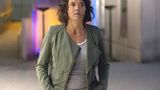Die Emanzipierte:  Lena Odenthal (Ulrike Folkerts) trat in ihrer ersten Folge noch sehr fraulich auf - sogar mit Rock. Erst später fand sie zu ihrer typisch burschikosen Art, die sie bis heute prägt. Sie ist eine toughe Frau, die sich von der Männerwelt nichts sagen lässt.