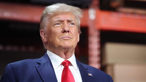 Ex-US-Präsident Donald Trump bei einem Wahlkampftermin beim Autozulieferer Drake Enterprises in Michigan