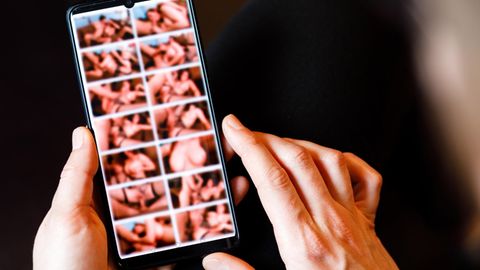 Pornografische Inhalte auf einem Handy