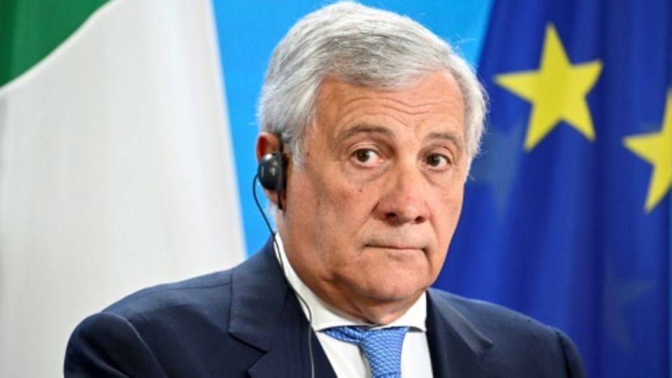 Außenminister Tajani bei der Pressekonferenz in Berlin