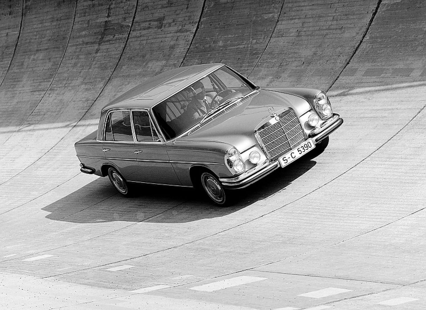 Mercedes 300 SEL 6.3 der Baureihe W 109