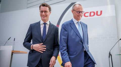 CDU-Chef Friedrich Merz (r.) kriegt von seinem Parteikollegen Wüst Rückendeckung