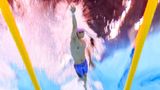 Hangzhou, China. Der chinesische Schwimmer Pan Zhanle schwimmt um sein Leben