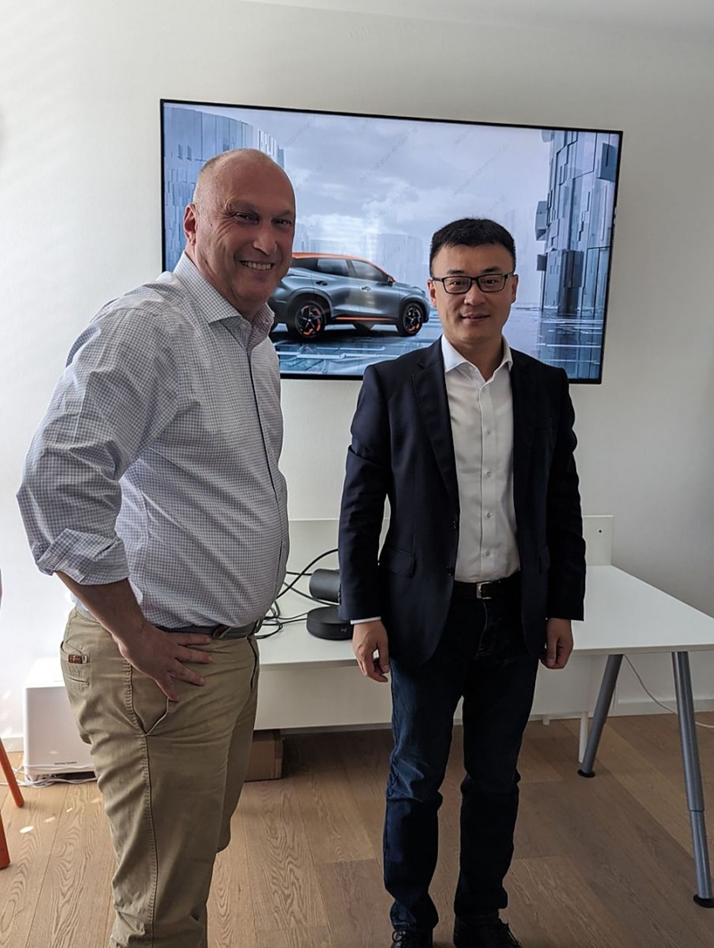 Chery Automobile International Executive Vice President 
Charlie Zhang (rechts)