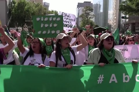 Video: Proteste für sichere und legale Abtreibungen in Lateinamerika