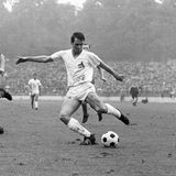 Beginn einer großen Karriere: Mit 20 Jahren wechselt Wolfgang Overath vom Siegburger SV 04 zum 1. FC Köln und wird gleich in seinem ersten Profi-Jahr Deutscher Meister.