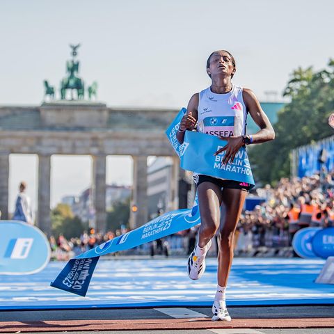 Die Äthiopierin Tigist Assefa lief beim Berlin-Marathon am vergangenen Wochenende einen Weltrekord – auch dank Adidas-Schuh