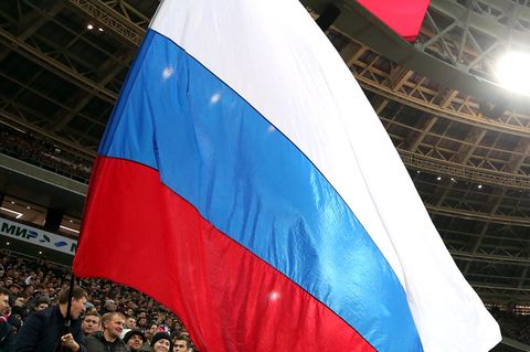 Die Zeiten sind vorbei: Fans schwenken während eines EM-Qualifikationsspiel in Moskau gegen Schottland eine russische Fahne