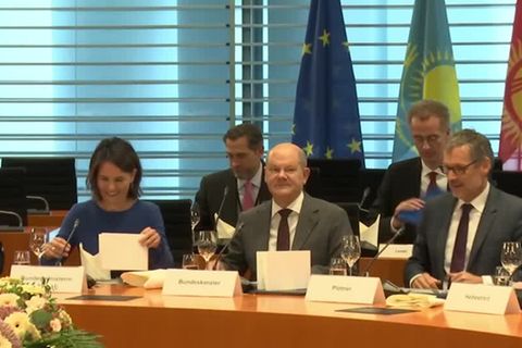 Video: Staatschefs und Repräsentanten früherer Sowjetrepubliken zu Gast in Berlin