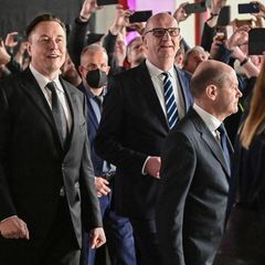 Woidke bei Tesla
