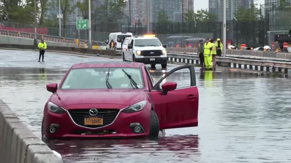 Video: Heftige Überschwemmungen in New York