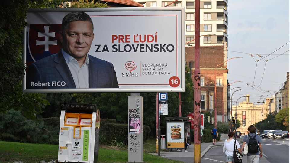 Ein Wahlplakat in der Slowakei mit Robert Fico