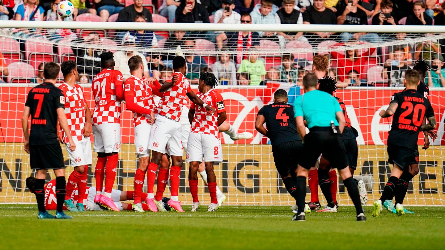 Bundesliga – 1. FSV Mainz 05 vs. Bayer 04 Leverkusen 0:3