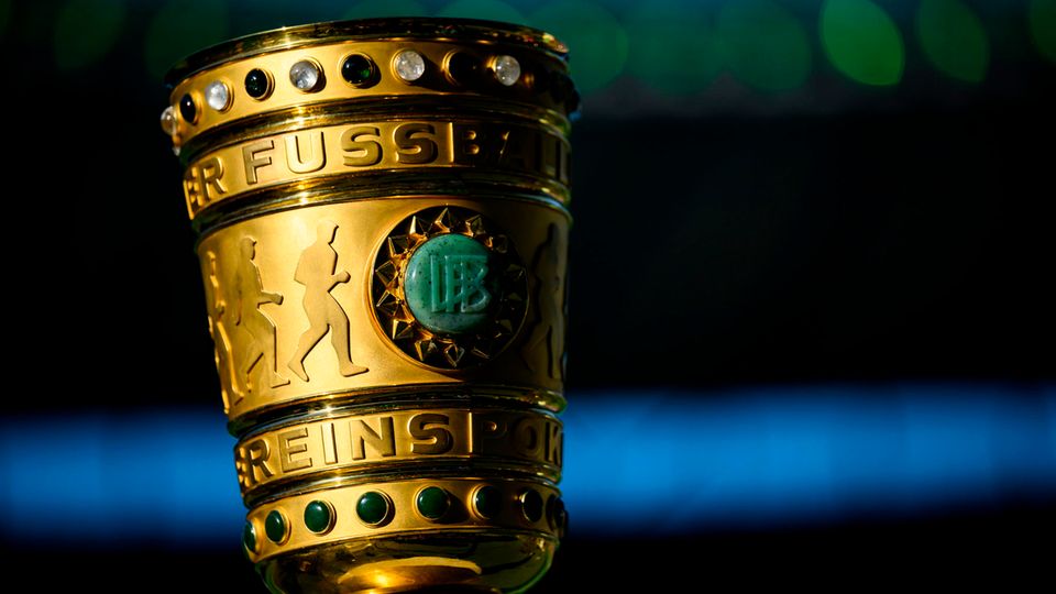 Der DFB-Pokal wird am 25. Mai 2024 im Berliner Olympiastadion an den Sieger übergeben