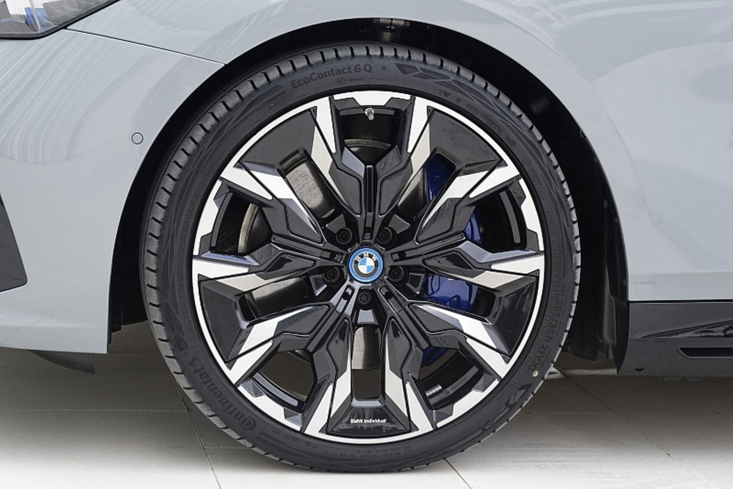 BMW i5 eDrive40
