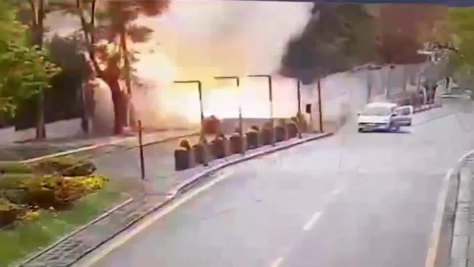 Video: Angreifer zünden Bombe an türkischem Regierungsgebäude, beide tot