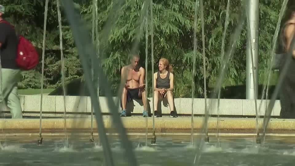 Video: 32 Grad und mehr: Madrid ächzt angesichts ungewöhnlich hoher Temperaturen