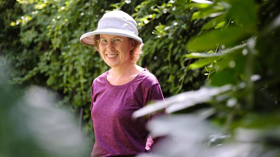 Sabine Hossenfelder im Garten