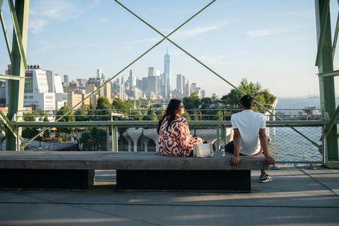 New York: Blick vom modernisierten Pier 57 auf Downtown Manhattan