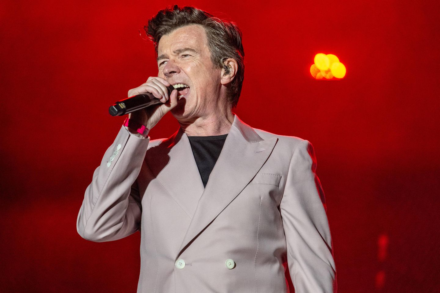 Rick Astley, 57, beim Glastonbury-Festival im Juni 2023 Rick Astley, 57, beim Glastonbury-Festival im Juni 2023