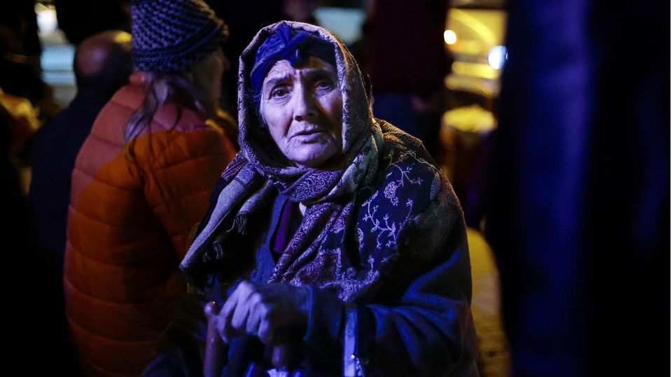 Eine aus Bergkarabach geflohene Armenierin in der Stadt Goris
