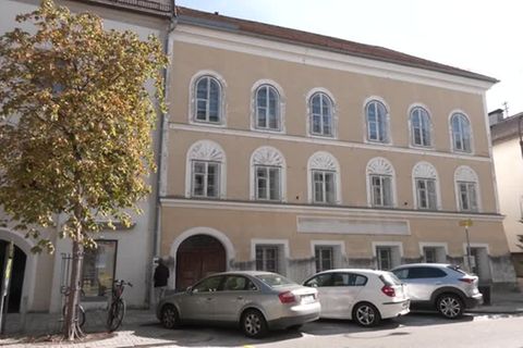 Video: Hitlers Geburtshaus wird zur Polizeiwache umgebaut