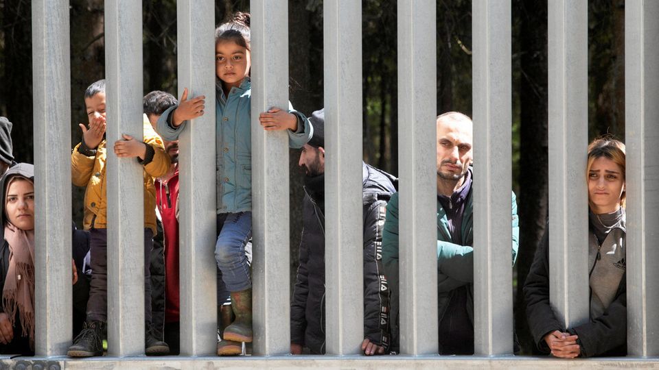 Migration: Selbst bewehrte Grenzen, wie hier zwischen Belarus und Polen, können viele Flüchtende nicht aufhalten
