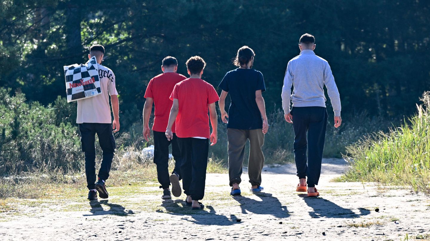 Survey: Majority believes Germany is overwhelmed with 300,000 asylum seekers