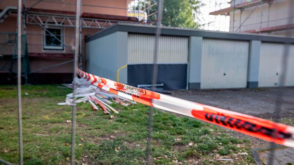 Duisburg: Hier soll der Täter die 19 Jahre alte Ehefrau und den 17 Monate alten Sohn angegriffen haben.