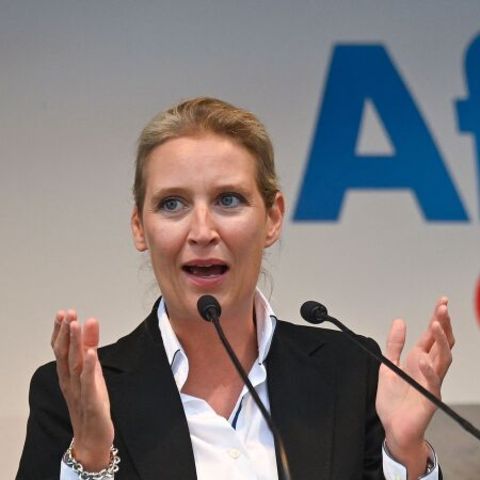 Alice Weidel spricht auf einer Kundgebung der AfD