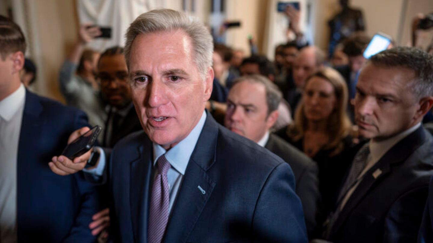Radical Republicans unseat Kevin McCarthy and plunge America into chaos