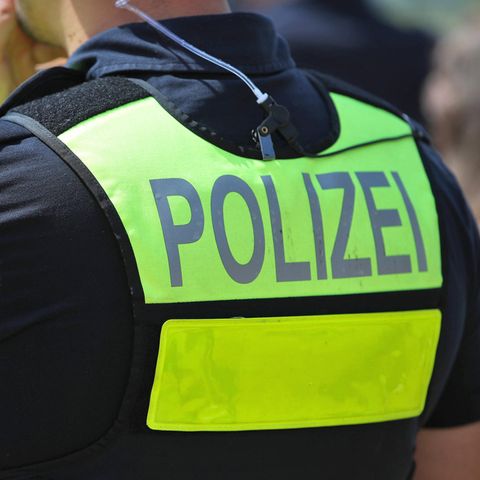 Ein Beamter der Polizei