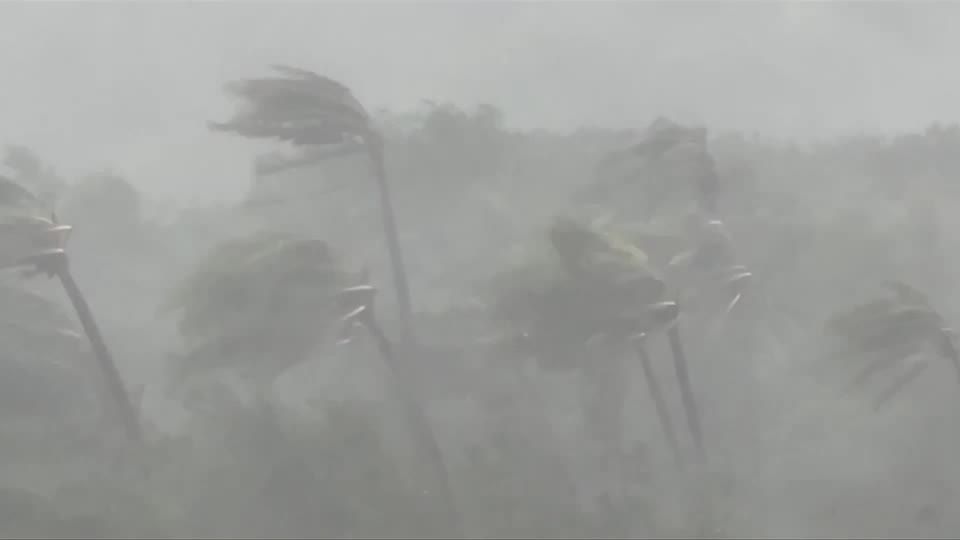 Video: Taifun "Koinu" bringt Wind und Regen nach Taiwan