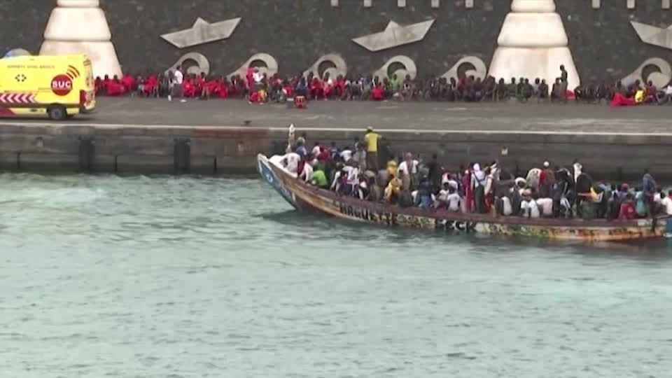 Video: Hunderte Migranten auf den Kanaren angekommen