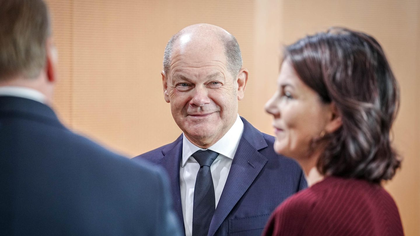 Bundeskanzler Olaf Scholz (SPD) und Bundesaußenministerin Annalena Baerbock (Grüne)
