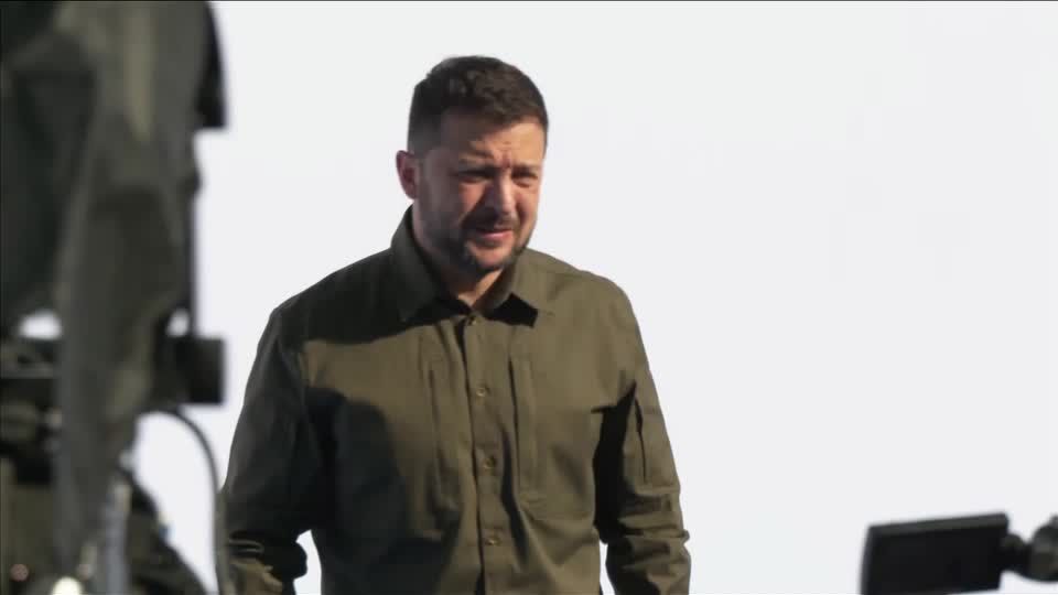Video: Selenskyj mahnt Einheit der Europäer an