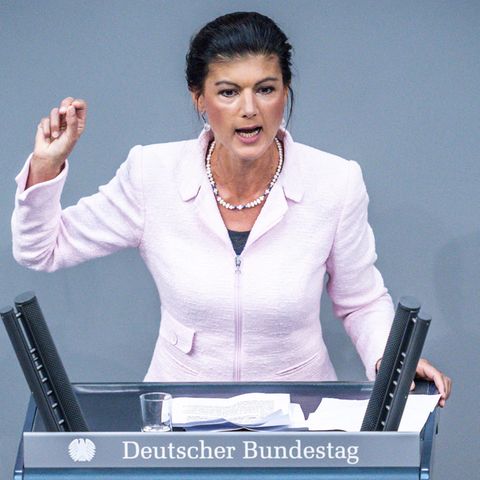 Linkspolitikerin Sahra Wagenknecht spricht im Bundestag
