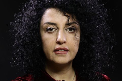 Mit dem Friedensnobelpreis geehrt: Narges Mohammadi, hier auf einem undatierten Foto, sitzt derzeit in einemTeheraner Gefängnis