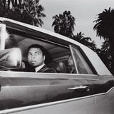 Volker Hinz, 1984: Muhammad Ali im Rolls-Royce, auf dem Rücksitz sein Butler  Hier abstimmen: www.stern.de/voting75