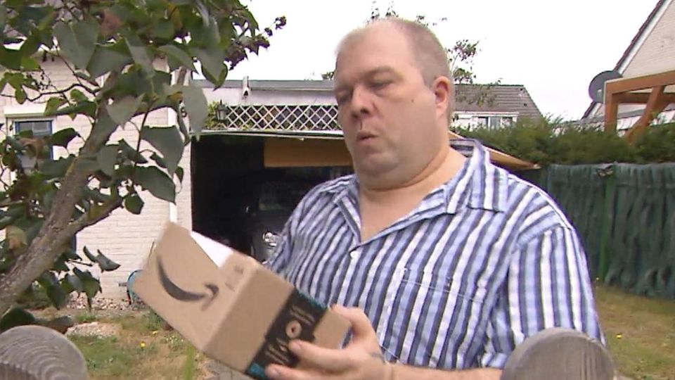 Mann bestellt sich ein Smartphone – und bekommt stattdessen Parkscheiben geliefert