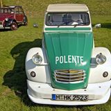 Eine Ente in grün-weiß mit der Aufschrift Polente